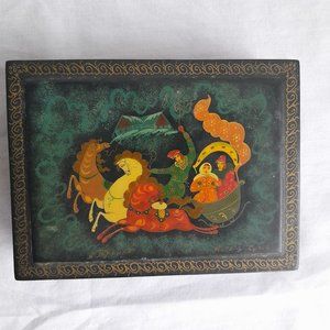 Russian Lacquer Box Hand Painted and Signed Jewelry Trinket Box 4x5" *Flaw